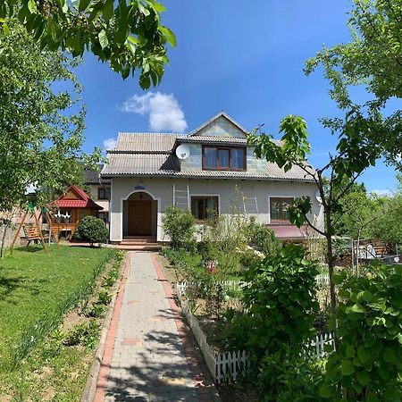 Guest House Viktoria Yaremtche Extérieur photo