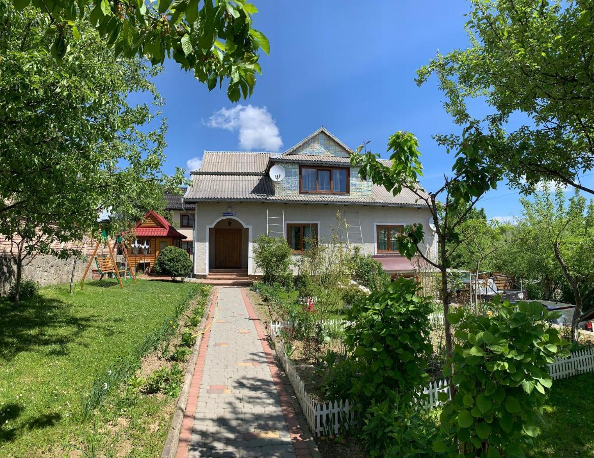 Guest House Viktoria Yaremtche Extérieur photo